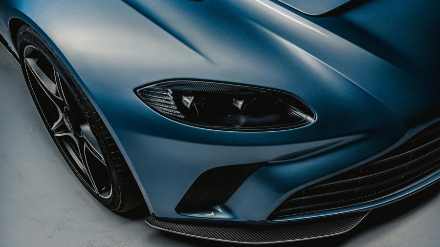Детали экстерьера Aston Martin V12 Speedster 2020 года  (WW) (фото 33 из 39)
